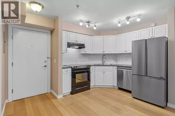 Calgary, AB T2A7Z4,110, 2000 Applevillage Court SE