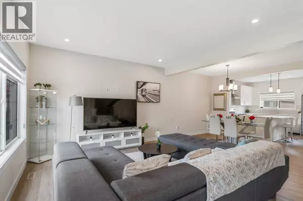 Airdrie, AB T4B5M4,746 Bayview Hill SW