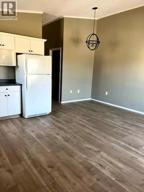 Manning, AB T0H2M0,804 2nd Street NW