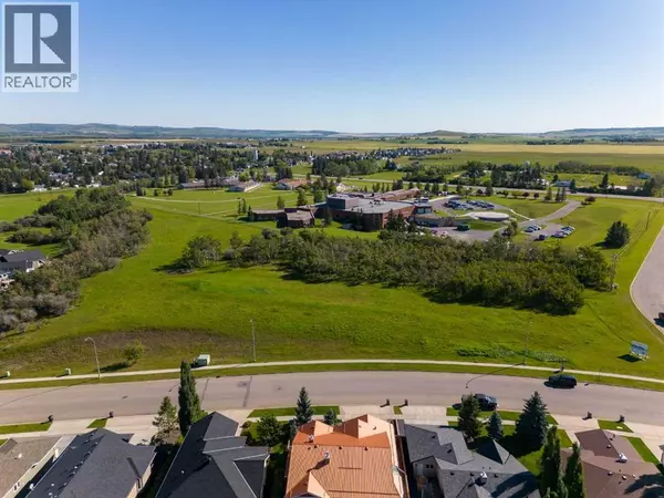 Diamond Valley, AB T0L0H0,950 3 Street SW