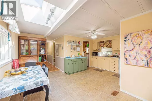 Calgary, AB T3B5N1,102, 3223 83 Street NW