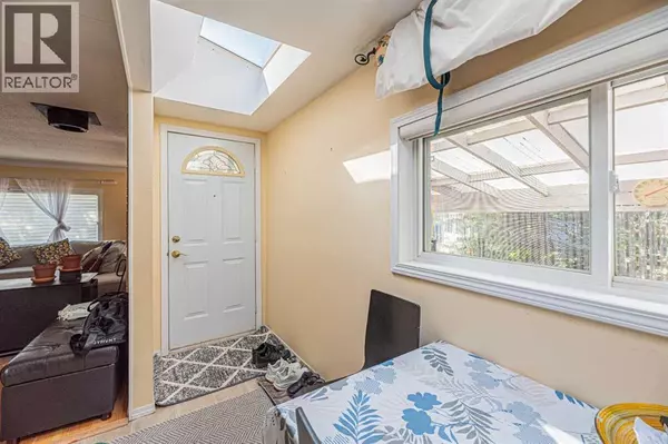 Calgary, AB T3B5N1,102, 3223 83 Street NW