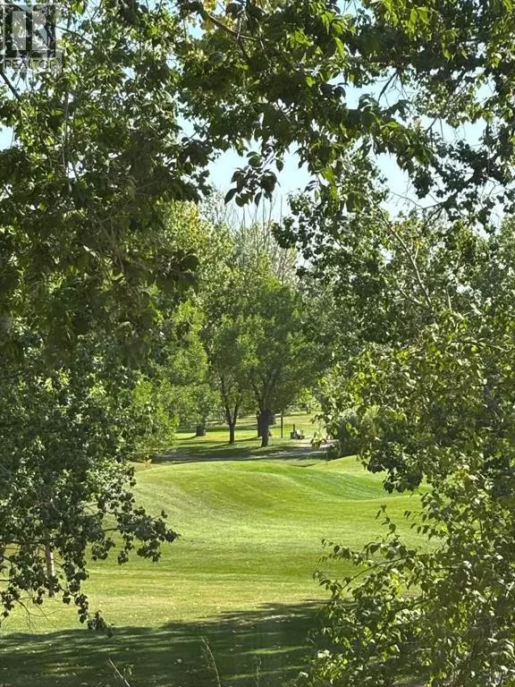 Calgary, AB T3C2Z1,7204, 14 Hemlock Crescent SW