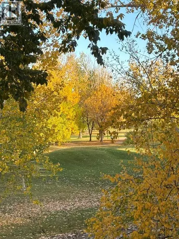 Calgary, AB T3C2Z1,7204, 14 Hemlock Crescent SW