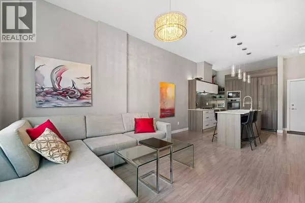 105, 119 19 Street NW, Calgary, AB T2N2S7