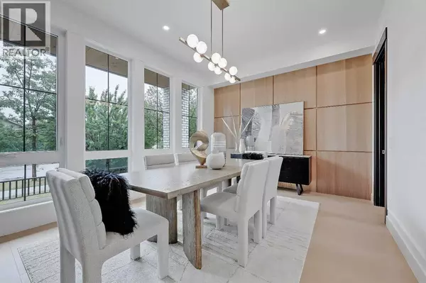 Calgary, AB T2G0W8,1321 10 Avenue SE