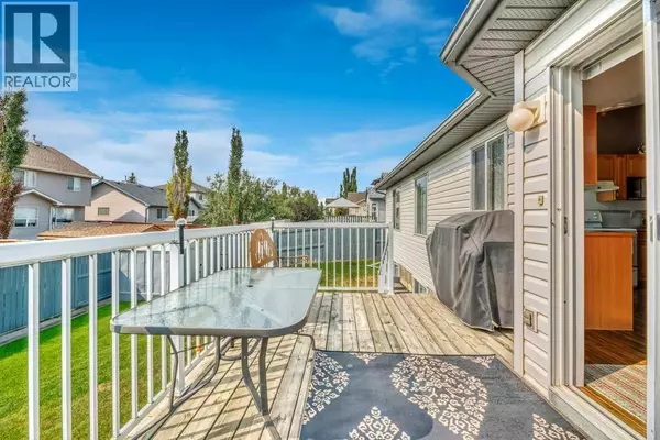 Chestermere, AB T1X1H3,141 West Creek Crescent