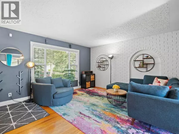 Calgary, AB T2B1P8,1989 Cottonwood Crescent SE