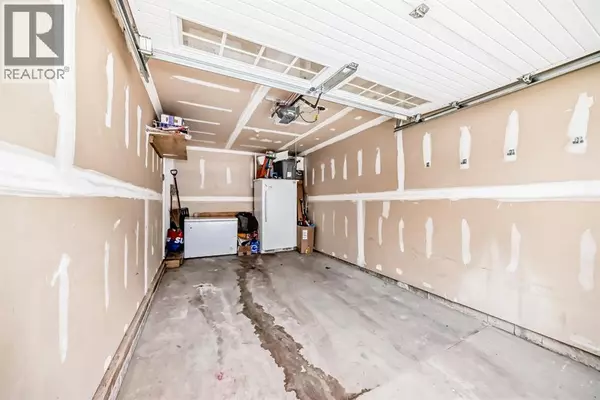 Calgary, AB T3R0Z8,516 Sage Hill Grove NW