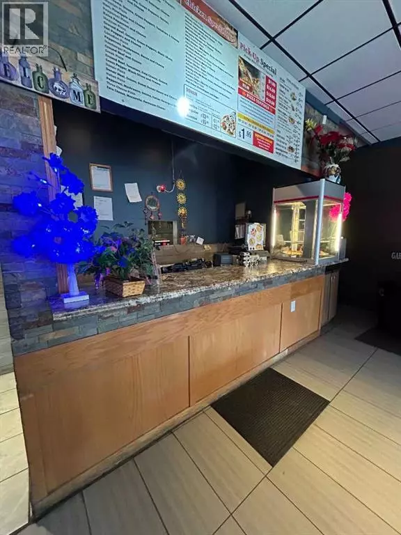 Medicine Hat, AB T1A0H3,570 3 Street SE