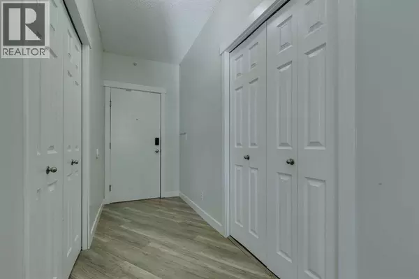 Calgary, AB T2G0T9,204, 325 3 Street SE