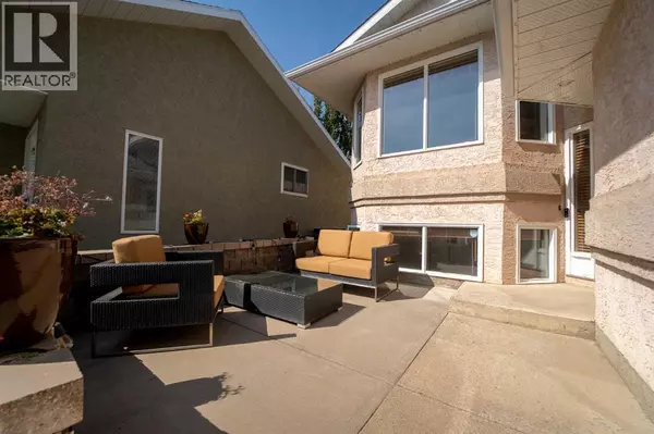 Lethbridge, AB T1K6V9,364 Heritage Crescent W