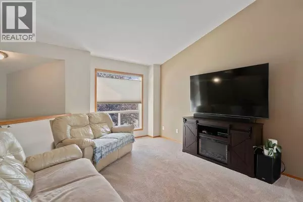 Airdrie, AB T4B2L6,65 Canoe Circle SW