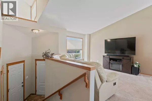 Airdrie, AB T4B2L6,65 Canoe Circle SW