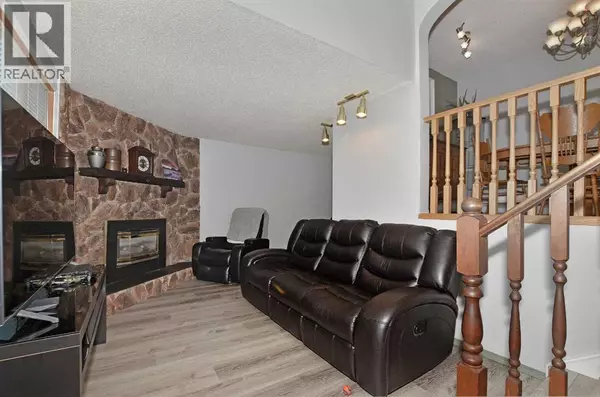 Calgary, AB T2E0R9,809 8 Avenue NE