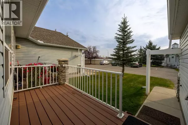 Airdrie, AB T4B2T7,30, 1008 Woodside Way NW