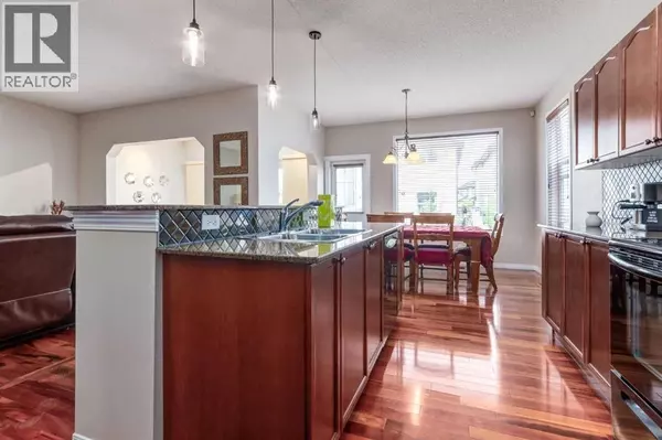 Calgary, AB T2Y0G5,82 Everglen Crescent SW