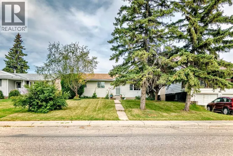 352 Malvern Close NE, Calgary, AB T2A4W7