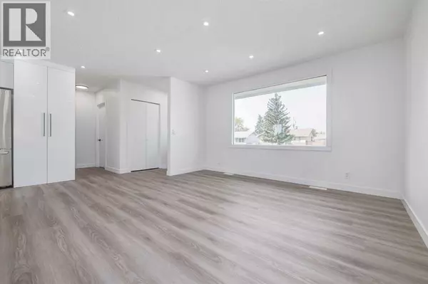 Calgary, AB T2B1E1,2618 41 Street SE