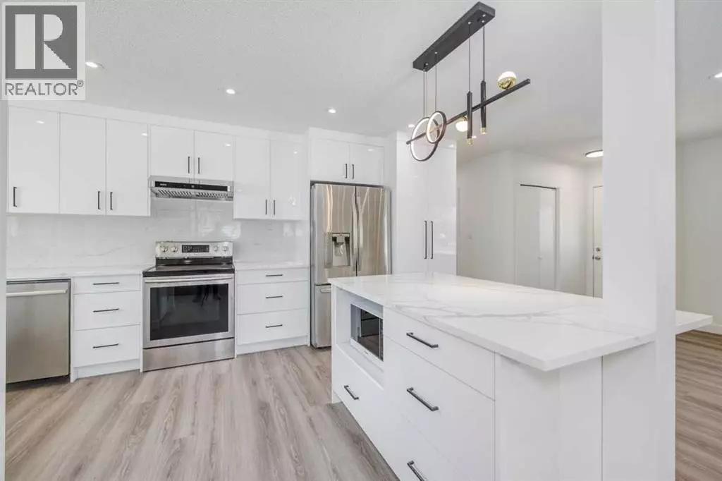 Calgary, AB T2B1E1,2618 41 Street SE