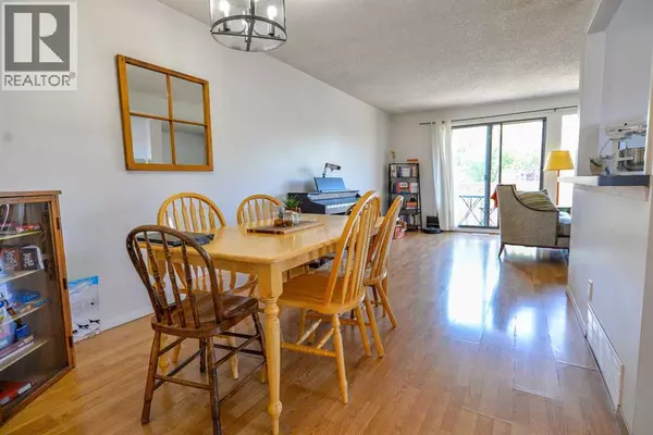 Calgary, AB T3K1Y1,8416 Centre Street NE