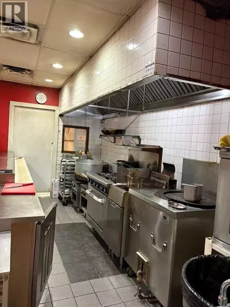 2128 crowchild Trail NW, Calgary, AB T2M3Y7