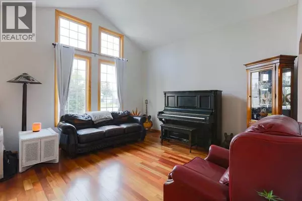 Crossfield, AB T0M0S0,1118 Maple Avenue