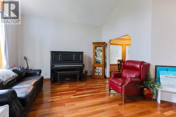 Crossfield, AB T0M0S0,1118 Maple Avenue