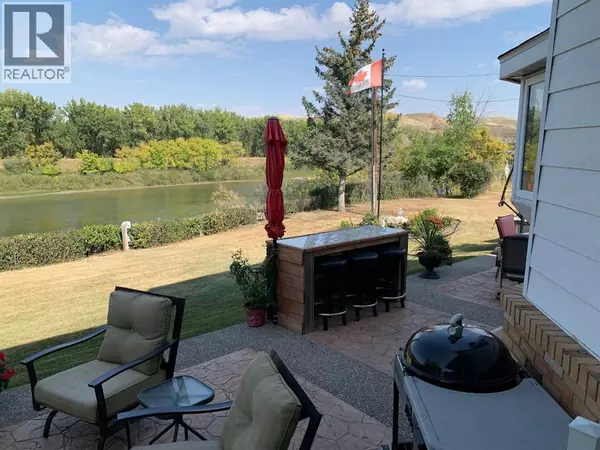 121 7 Street W, Drumheller, AB T0J0Y3