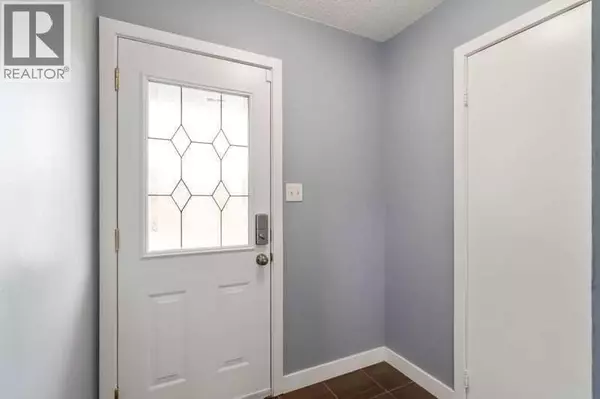 Fort Mcmurray, AB T9K1R8,151C DICKINS Drive