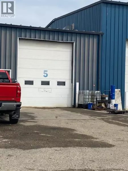 3911 Bay 5 37 Avenue, Whitecourt, AB T7S0C3