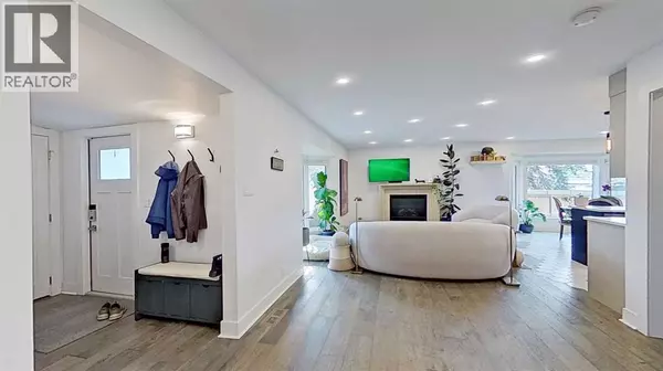 Calgary, AB T2E4V8,1423 18 Street NE