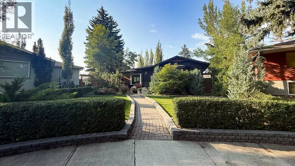 1423 18 Street NE, Calgary, AB T2E4V8