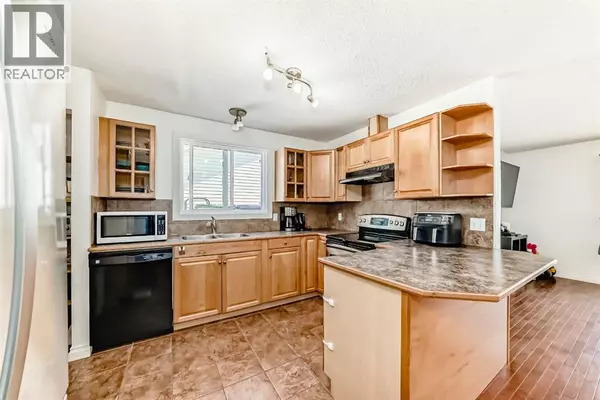 Airdrie, AB T4B1C4,66 Eldridge Rise SE