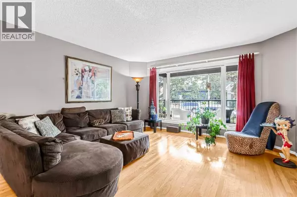 Calgary, AB T2M0Z5,924 19 Avenue NW