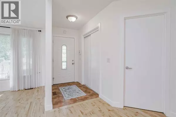 Calgary, AB T3K1H8,128 Bermuda Drive NW