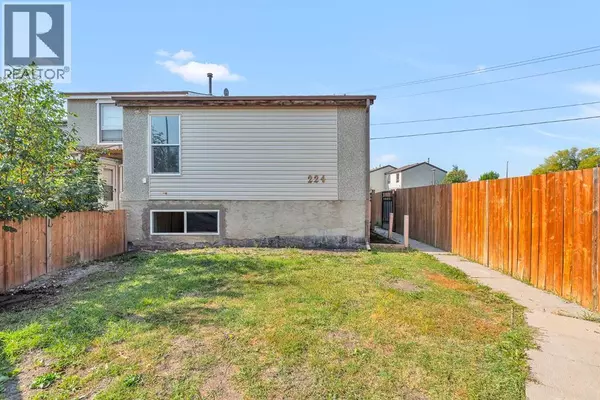 Calgary, AB T2J6K8,224 Pensville Close SE