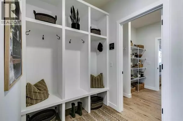 Okotoks, AB T1S2T4,43 Birch Row