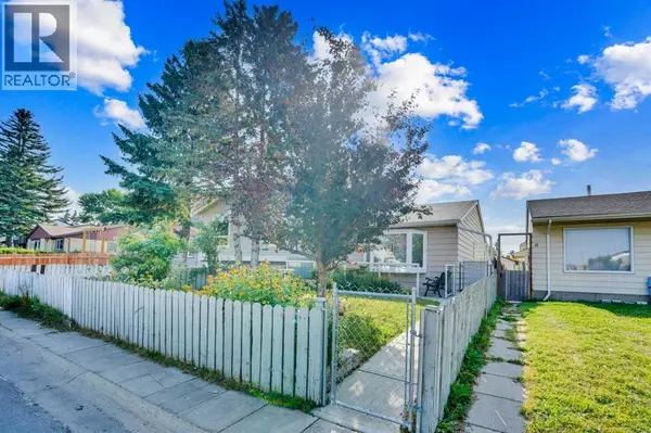 Calgary, AB T3J1C9,13 Falworth Way NE