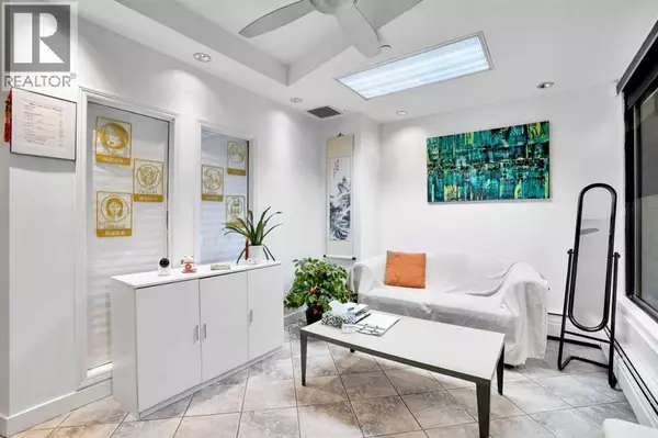 Calgary, AB T3C0P5,1330 12 Avenue SW