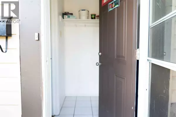 Lethbridge, AB T1H0P4,1614 5a Avenue N