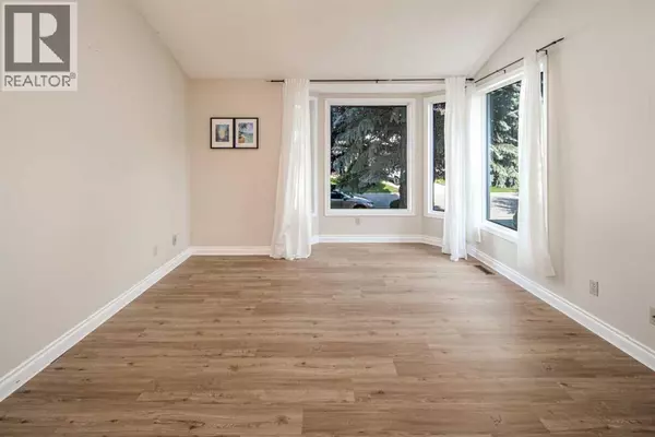 Calgary, AB T2X2N7,16 Sunhaven Way SE