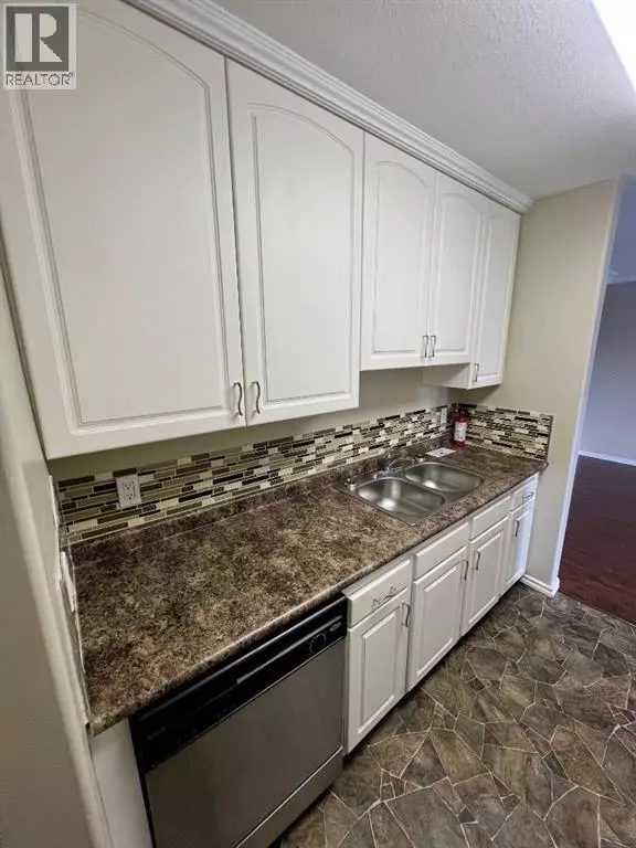 Red Deer, AB T4N4X3,305, 5519 Kerry Wood Drive