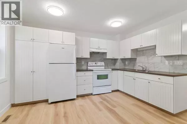 5016 44 Street, Sylvan Lake, AB T4S1C4