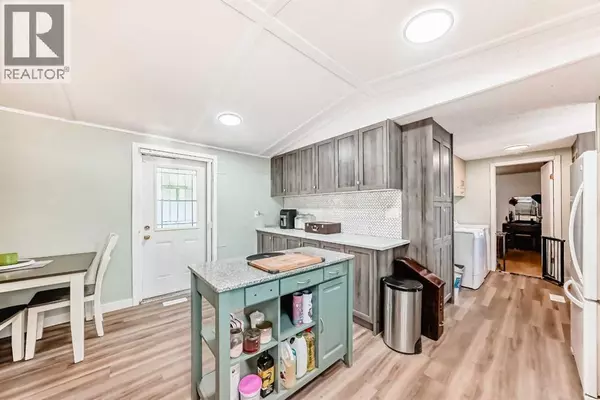 Calgary, AB T1Y6K5,17 Burroughs Place NE