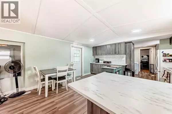 Calgary, AB T1Y6K5,17 Burroughs Place NE