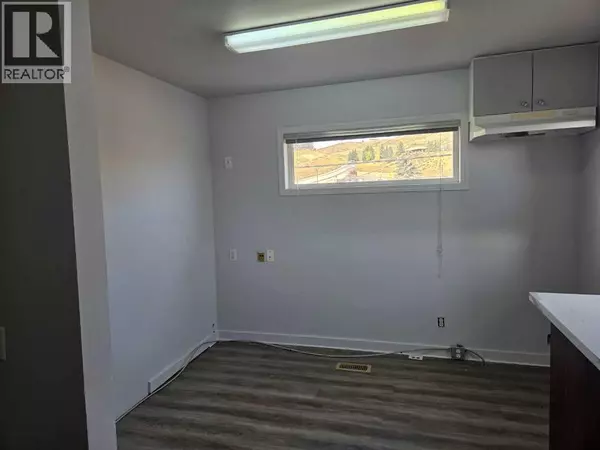 Cochrane, AB T4C1B1,Upper Back, 508 1 Street W