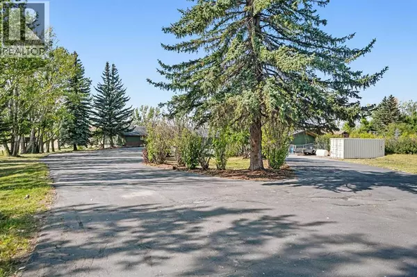 Rural Rocky View County, AB T1Z0L1,5 Georgian Estates