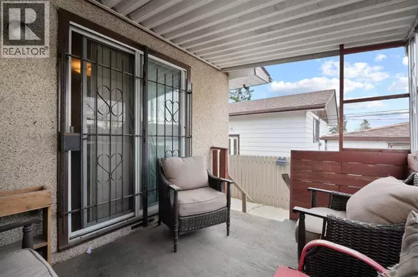 Calgary, AB T2A3A4,1521 44 Street SE
