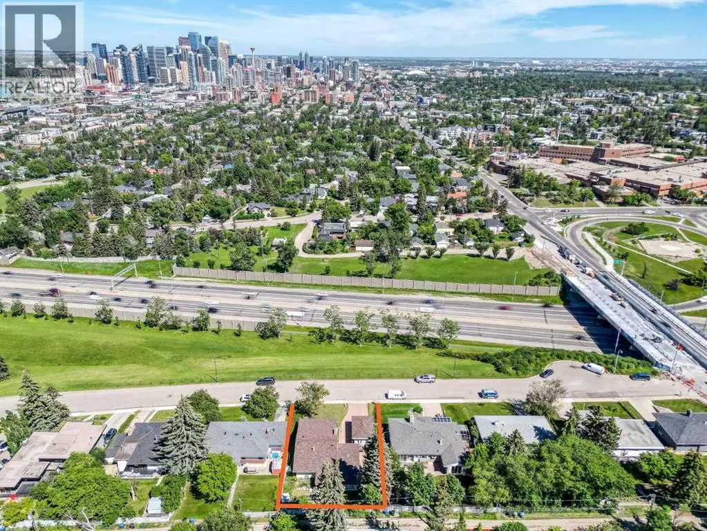 Calgary, AB T3C1H4,1721 22 Street SW